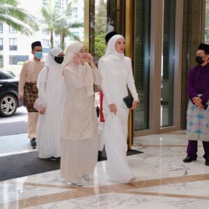 Julia Farhana Marin Instagram - . Assalamualaikum everyone, I would like to share I am officially a wife to @drchehafiz and these are unofficial photos of our solemnization day with both sides of the family but mostly just the two of us for this announcement. We would like to apologize to everyone for the late announcement, to friends, our media friends and everyone who were not aware of our wedding because we wanted a very private gathering with only family members. Our sincerest apologies. My husband and I would like to humbly request for everyone’s kind doas as we embark on this journey as a married couple. Thank you everybody. Nanti bila official photos are ready we will share ☺️