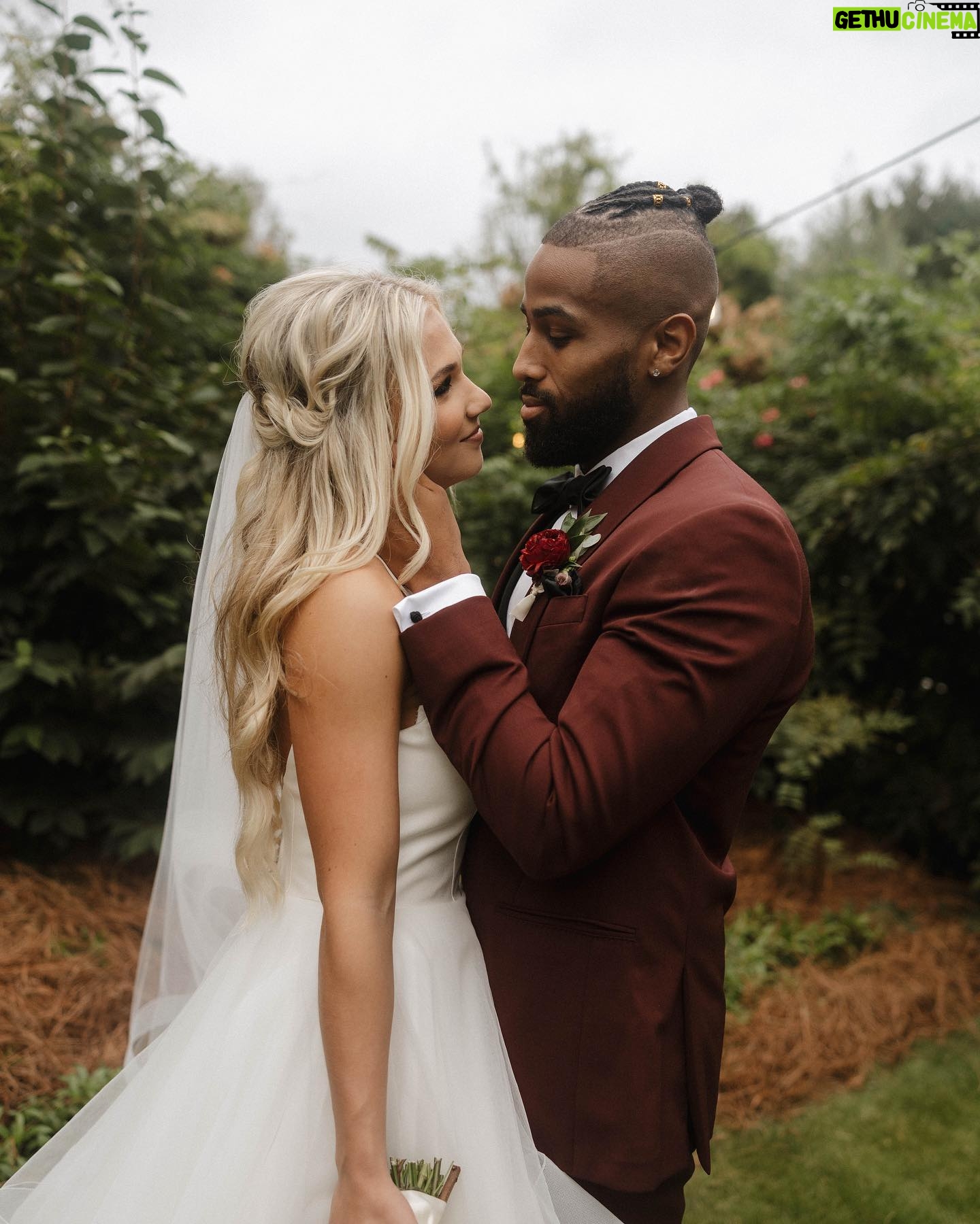 Julia Hart - 34.1K Likes - The House Always Wins #andnew