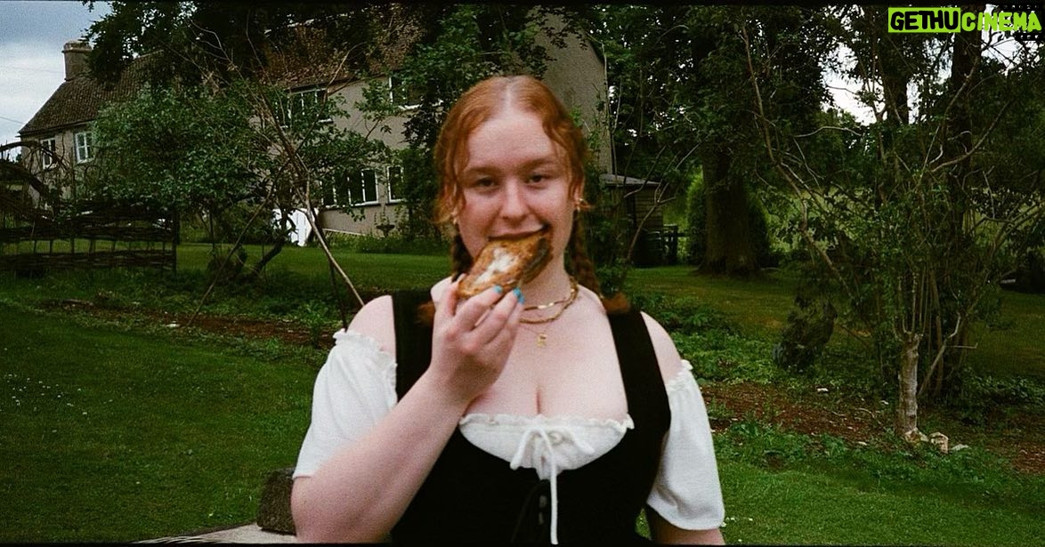 Julia Lester Instagram - toast on film by @ilana_wolpert 🍞🧈