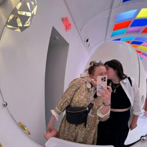 Julia Lester Instagram - 🩷💘🧡☁️🍓💐🌈🍰🫶