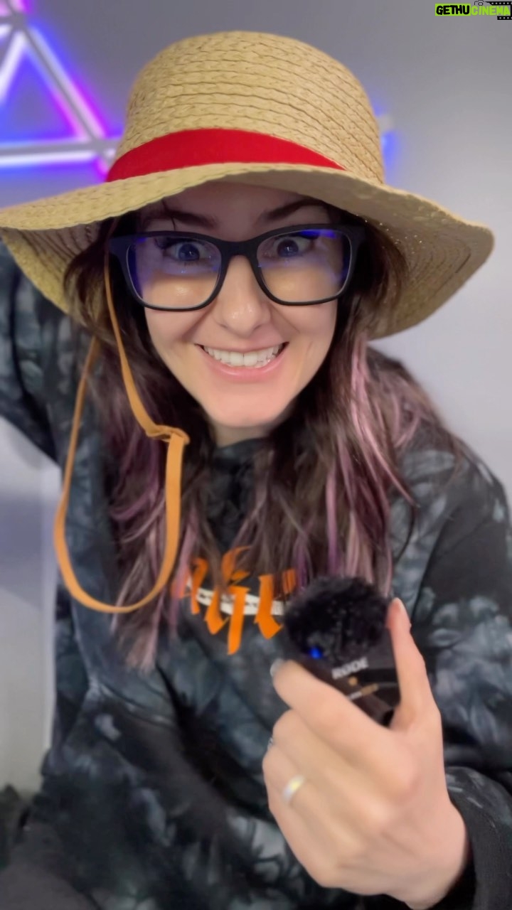 Julia Maggio Instagram - I’m unemployed so please watch anime with me #sagaftra #sagaftrastrong #sagaftrastrike #wga #wgastrike #anime #manga #onepiece #chainsawman #attackontitan #filmmaking