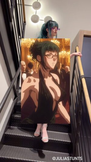 Julia Maggio Instagram - My attempt at Maki going to a black tie event
📸: @lloydsfault 
#maki #makizenin #jjk #jujutsukaisen #anime #manga #呪術廻戦 #禪院真希