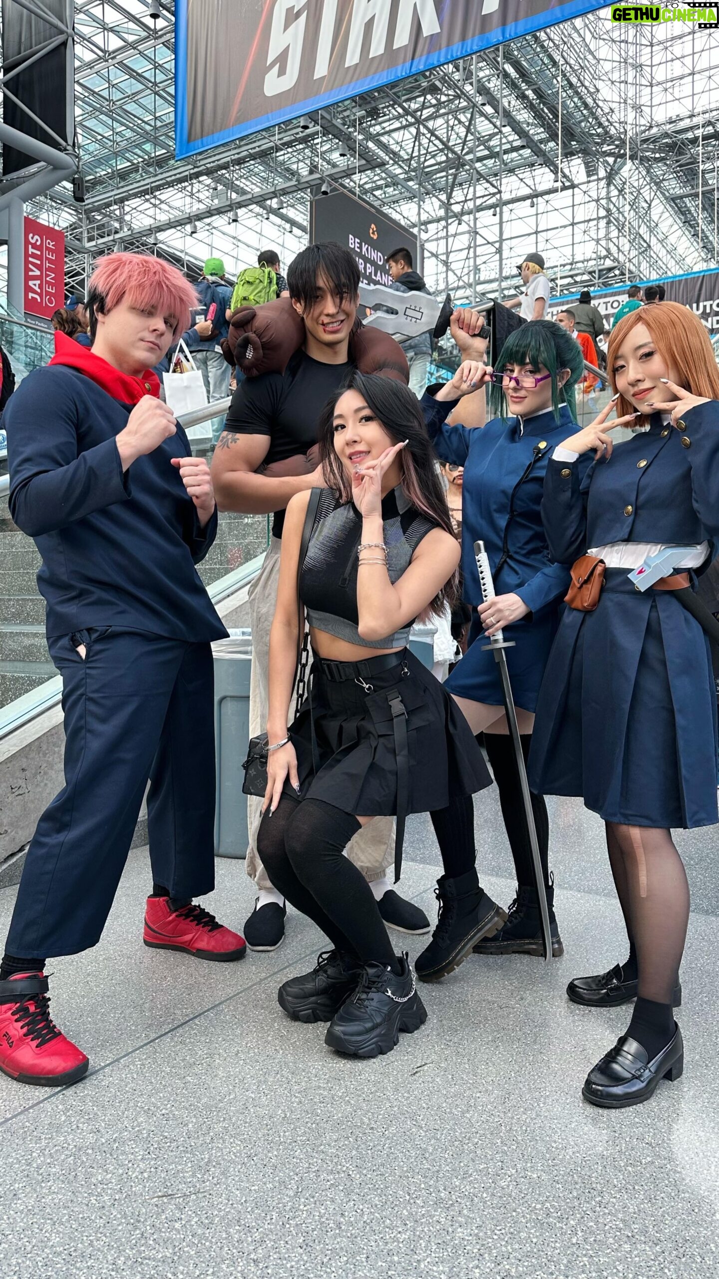 Julia Maggio Instagram - NYCC - Day 4 #nycc #newyorkcomiccon #jjk #jujutsukaisen #zom100 #nobara #maki #itadoriyuuji