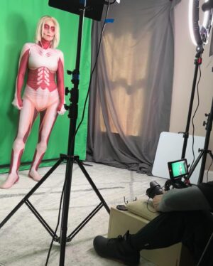 Julia Maggio Instagram - Almost 3 years ago in between working on film sets, I got the idea to make silly goofy videos on the internet in hopes I would find my community of otakus and nerds. I went viral. I’ve made so many friends, and gained an entire second career! And it’s all because of @attackontitan . It’s been an honor being your commander. The show is finally over and it breaks my heart, but I’m just getting started! Shinzou wo Sasageyo ♥️🕊️ 心臓を捧げよ

#attackontitan #aot #snk #shingekinokyojin #anime #manga #hangezoe @crunchyroll @kodanshamanga @attackontitan #進撃の巨人