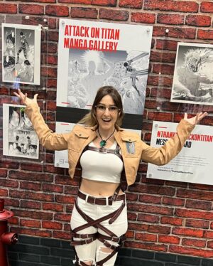 Julia Maggio Instagram - Almost 3 years ago in between working on film sets, I got the idea to make silly goofy videos on the internet in hopes I would find my community of otakus and nerds. I went viral. I’ve made so many friends, and gained an entire second career! And it’s all because of @attackontitan . It’s been an honor being your commander. The show is finally over and it breaks my heart, but I’m just getting started! Shinzou wo Sasageyo ♥️🕊️ 心臓を捧げよ

#attackontitan #aot #snk #shingekinokyojin #anime #manga #hangezoe @crunchyroll @kodanshamanga @attackontitan #進撃の巨人