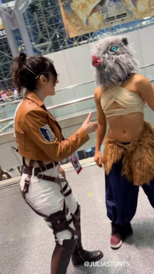 Julia Maggio Instagram - These Boar Titans are feisty 🐗 🐗 🐗 
📸: @lloydsfault 
Inosuke 1: @lorenaparkour 
Inosuke 2: @cass.dunc 
Inosuke 3: @xerenite 
Hange: @juliastunts 
At @animenyc 
#anime #manga #cosplay #demonslayer #inosuke #attackontitan #aot #snk #shingekinokyojin #kimetsunoyaiba #進撃の巨人 #鬼滅の刃 #hangezoe