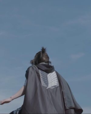 Julia Maggio Instagram - Almost 3 years ago in between working on film sets, I got the idea to make silly goofy videos on the internet in hopes I would find my community of otakus and nerds. I went viral. I’ve made so many friends, and gained an entire second career! And it’s all because of @attackontitan . It’s been an honor being your commander. The show is finally over and it breaks my heart, but I’m just getting started! Shinzou wo Sasageyo ♥️🕊️ 心臓を捧げよ

#attackontitan #aot #snk #shingekinokyojin #anime #manga #hangezoe @crunchyroll @kodanshamanga @attackontitan #進撃の巨人