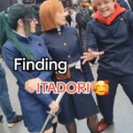 Julia Maggio Instagram - Itadori is still hiding to this day 🤣 . . Itadori: @wholewheatpeet Nobara: @stellachuuuuu Maki: @juliastunts 📸: @lloydsfault . . #anime #cosplay #jujutsukaisen #jjk #itadoriyuuji #nobaraxmaki #maki #nobara #itadori #jujutsukaisenanime