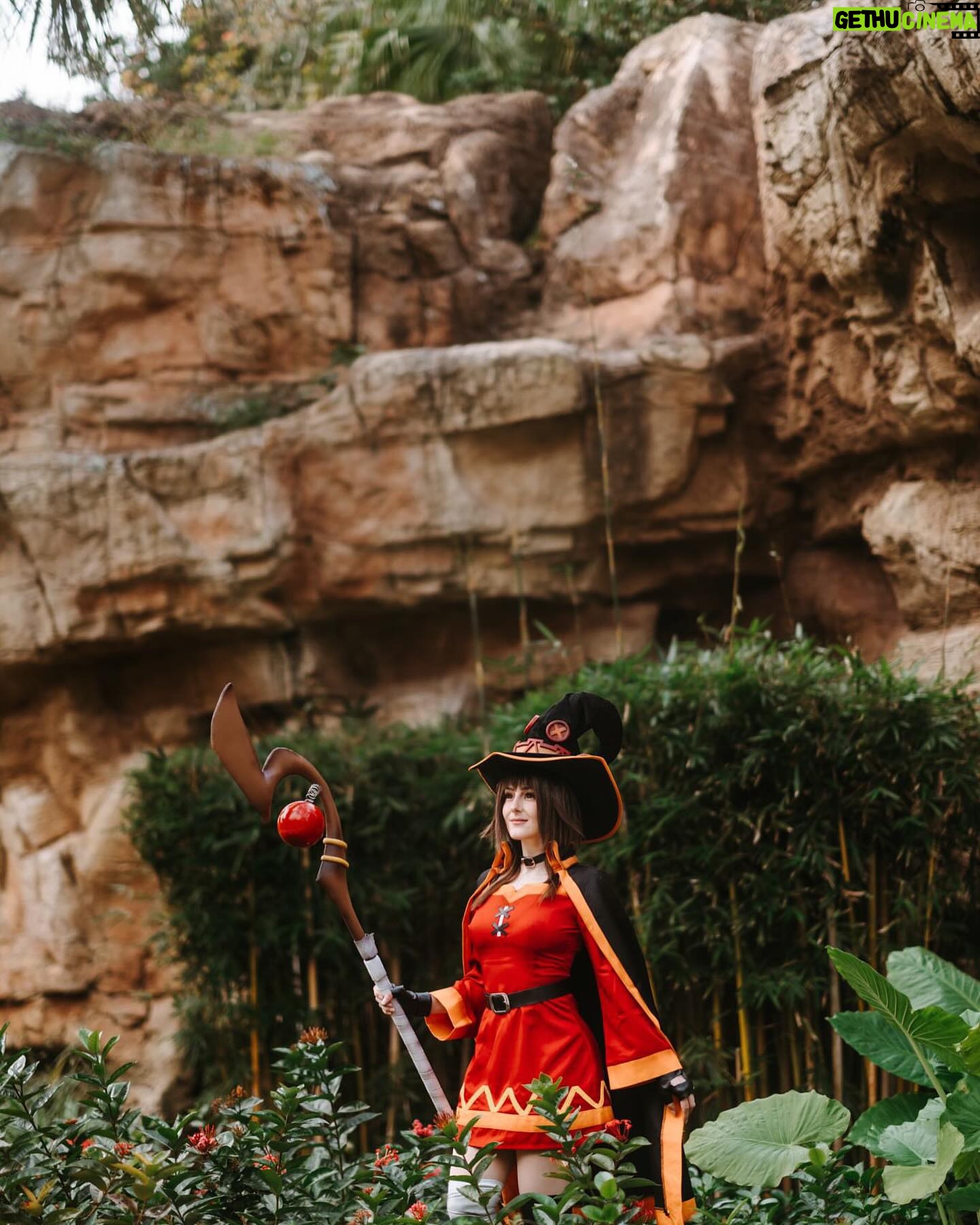 Julia Maggio Instagram - Happy Birthday Megumin!๐ฅ๐งจ๐คฏ๐ ๐ธ: @daveyangphoto Cosplay: @ann_mossy & @lloydsfault & myself! #konosuba #megumin #meguminkonosuba #cosplay #anime #manga #ใใฎ็ด ๆดใใใไธ็ใซ็ฅ็ฆใ #ใใใฟใ