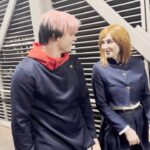Julia Maggio Instagram – Itadori’s world turned upside down 
📸: @lloydsfault 
Itadori: @wholewheatpeet 
Nobara: @juliastunts 
#anime #manga #cosplay #jjk #jujutsukaisen #nobarakugisaki #itadoriyuuji #呪術廻戦