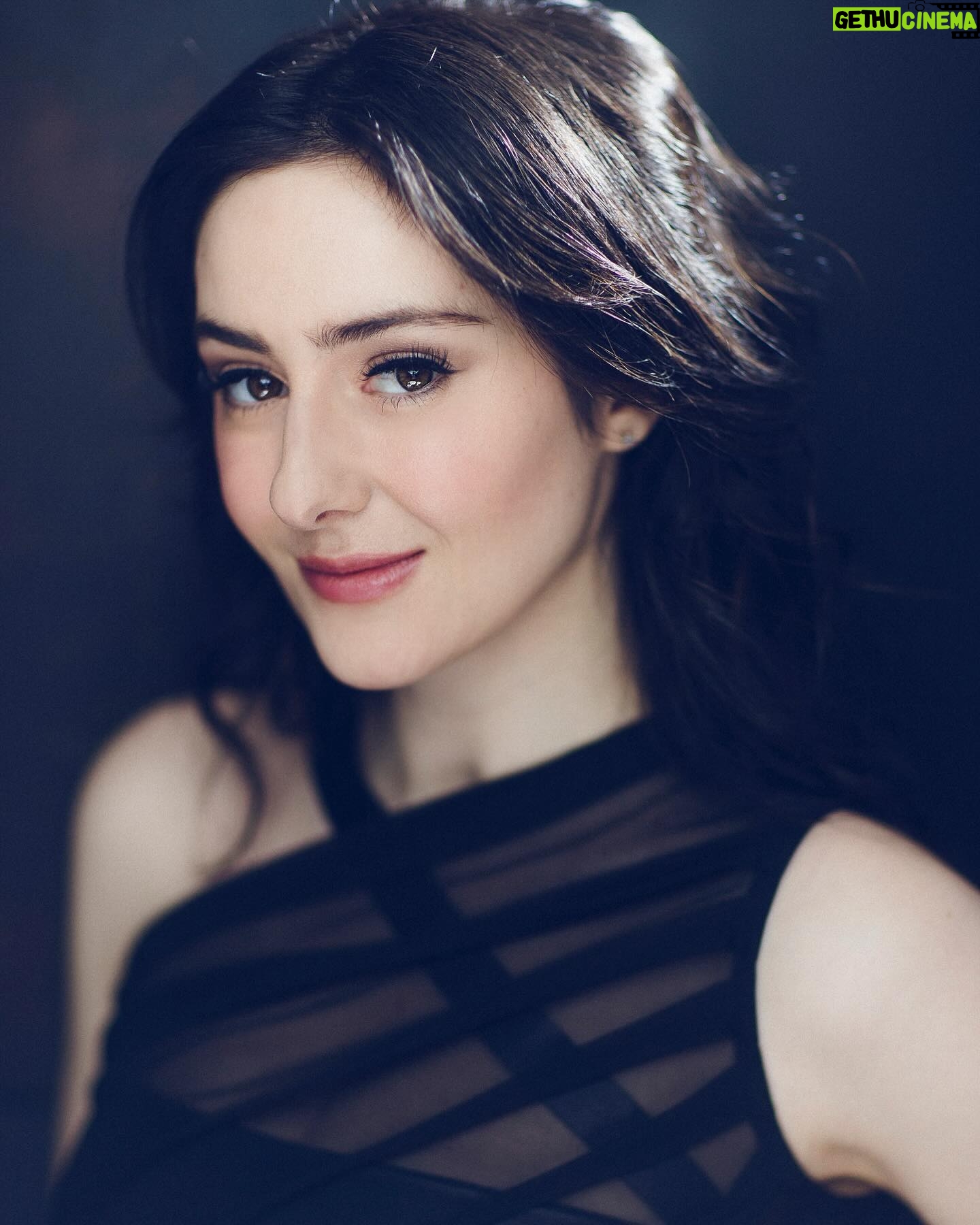 Julia Maggio Instagram - On this episode of ✨It’s my Birthday✨ Underneath this confident facade, is a trash panda weeb who has fooled you all! Muahaha Now onward to my yearly grass touching at RenFest! ☠️ 📸: @davidnoles