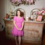 Julia Quinn Instagram – My favorite photo from the @indelight event in NYC last month. The flowers were BEYOND, and I finally had a chance to wear my #Bridgerton shoes from @malonesouliers!