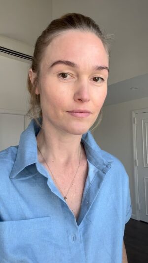 Julia Stiles Instagram - This round of charades brought to you by a proud member for over 25yrs #sagaftra 
Donate to @tusctogether @alifeinthearts @mptf

So many hard working people behind the scenes! #sagaftrastrong #iatse #wgastrong