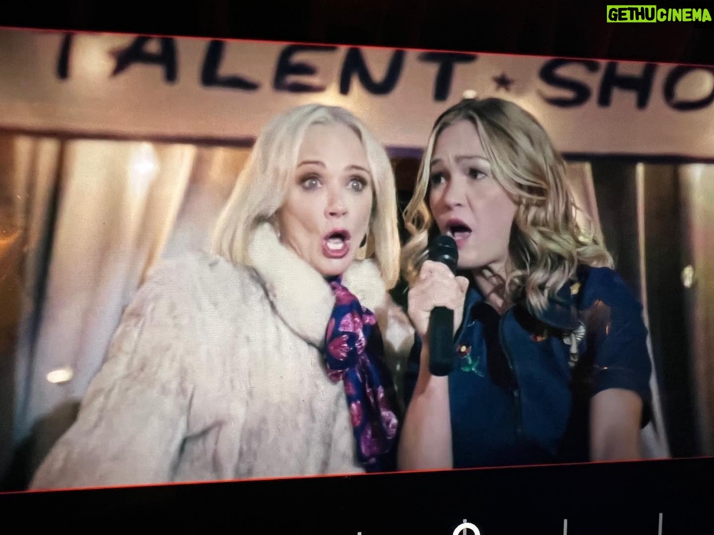 Julia Stiles Instagram - Where my Karaoke/Lip Sync/Pop Star dreams came true! #AutoTuneForEva 😘 The Lake Season 2 out now! @laurenholly @terrykelichen @primevideo @primevideoca @teganandsara 💛