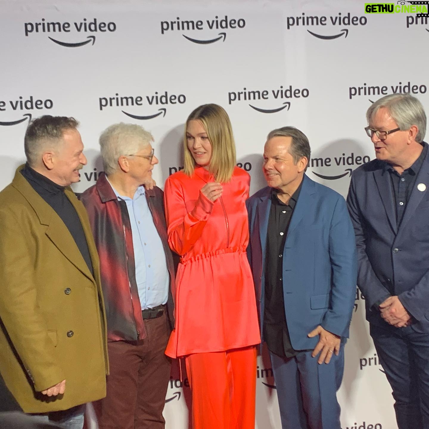 Julia Stiles - 11.1K Likes - These guys are iconic. @kithonline Ahead of their time! IYDK, now you know, kiddos. Am I in the sixth season of #kidsinthehall? (I wish!) But I did get to breath the same air while promoting The Lake @primevideo this summer) āļøš¶šŗš»