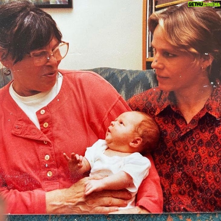 Julia Stiles Instagram - That’s my Mom and my Grandma. The women in my family come from a long line of good ideas... “Speak up!” (Like literally, don’t use that baby voice) and “Be financially independent” (we pay our Auto-mo-Bills) and “Find The Good in People”. ✨Mom, I love you more than words. ✨ Am also a teensy bit scared you found Instagram. I blame you, Baby Jane (also featured in this photo) 📸 @judithnewcombstiles_shop @juanita_stiles 🧡