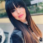 Julia Volkova Instagram - Соскучилась я по челке и не знаю что делать😅🙈😊да или нет? И еще у меня отличная новость🔥🔥🔥 Дорогие, в салоне красоты @arthair_irinakayli сейчас работа топ-мастера по наращиванию волос абсолютно бесплатна 💫 с вас только материал👌 Премиальная косметика по уходу за волосами и специальная расчёска - в подарок 🎁