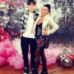 Julia Volkova Instagram - Любимый мой,сынок❤️ С Днем Рождения🥳🍾🥂🎂☕️ Сегодня тебе 15 лет,ты уже взрослый совсем! Оставайся таким же добрым,отзывчивым,веселым😘 Самое главное-крепкого здоровья тебе,сил,терпения,мудрости🙏 Иди к своим целям и мечтам,у тебя все получится😘 Пусть в твоей жизни будут только настоящие друзья,достойные,верные и преданные🙏 Фарта тебе,везения и побед во всех начинаниях🙏🔥😘 Я очень тебя люблю и горжусь тобой❤️🙏 Спасибо Богу,что ты выбрал меня своей мамой😘🙏 Я всегда буду рядом с тобой❤️ @venzzzzzzzzzzz #деньрождения #мойсынок