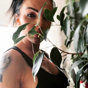 Julia Volkova Instagram - Как бы сейчас ни было тяжело,однажды все будет хорошо!Бог любит терпеливых🙏 #оставайтесьдома