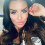 Julia Volkova Instagram - Ребята,всем хороших выходных🥰 Супер-настроения💃🏻 А мы помчали загород💋
