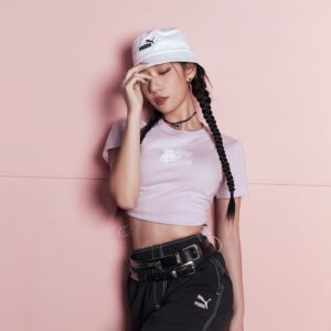 Julia Wu Instagram - 你們的小白鞋
在我腳上👟

Tryna shoot hoops into ur heart but the nails say no 💘💅🏼

#PUMA #CAPRO