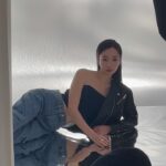 Julia Wu Instagram - 兄弟姐妹們 跟我一起擦起來 YSL 今年的新唇膏 水嘟嘟的唇 啾起來 😚 xoxo #VoguePresents #YSLBEAUTYTW #YSLLOVESHINE #情挑誘光水唇膏