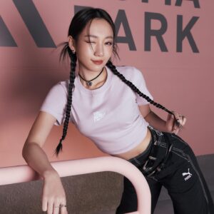 Julia Wu Instagram - 你們的小白鞋
在我腳上👟

Tryna shoot hoops into ur heart but the nails say no 💘💅🏼

#PUMA #CAPRO