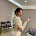 Julia Wu Instagram - 穿上PUMA FANBASE 跟我一起去台北跨年喔 會看到你們嗎？ 🩵🦙🤍 #PUMA #PUMAFANBASE #MAYZE #妹子鞋
