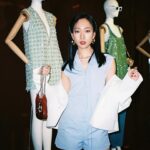 Julia Wu Instagram - 在都市忙碌的生活中 很多時候我們可能因為緣分 跟某一個人見到一面 And then we may never meet again 在這次展覽中藝術家Torrisi 的展區有許多彩色小紙條，上面寫著「僅限今晚」 很喜歡這樣的小巧思 💘 Every now and then, I know, you dream too, and you dream of us 🪐 3/8～3/12 GUCCI ANCORA 時尚藝術特展 快來感受一下吧🥰 @gucci #GUCCI #GucciAncora