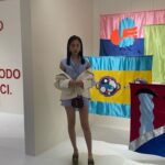 Julia Wu Instagram - 在都市忙碌的生活中 很多時候我們可能因為緣分 跟某一個人見到一面 And then we may never meet again 在這次展覽中藝術家Torrisi 的展區有許多彩色小紙條，上面寫著「僅限今晚」 很喜歡這樣的小巧思 💘 Every now and then, I know, you dream too, and you dream of us 🪐 3/8～3/12 GUCCI ANCORA 時尚藝術特展 快來感受一下吧🥰 @gucci #GUCCI #GucciAncora