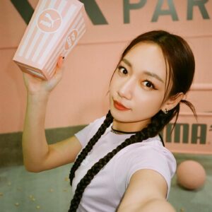 Julia Wu Instagram - 你們的小白鞋
在我腳上👟

Tryna shoot hoops into ur heart but the nails say no 💘💅🏼

#PUMA #CAPRO