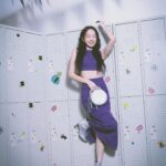 Julia Wu Instagram - 那天難得穿紫色的我💜背著白色的Box-Trot 🤍去參加 @longchamp 開學派對✨ had too much fun at Longchamp University 🤍 #LongchampSS24 #longchampuniversity