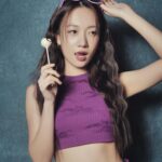Julia Wu Instagram - 那天難得穿紫色的我💜背著白色的Box-Trot 🤍去參加 @longchamp 開學派對✨ had too much fun at Longchamp University 🤍 #LongchampSS24 #longchampuniversity