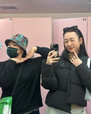 Julia Wu Instagram - 10張照片真的不夠我po
5萬多張的相簿要炸裂了
 
Photo album outta control 🫠