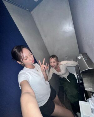 Julia Wu Instagram - 10張照片真的不夠我po
5萬多張的相簿要炸裂了
 
Photo album outta control 🫠