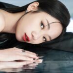 Julia Wu Instagram - 兄弟姐妹們 跟我一起擦起來 YSL 今年的新唇膏 水嘟嘟的唇 啾起來 😚 xoxo #VoguePresents #YSLBEAUTYTW #YSLLOVESHINE #情挑誘光水唇膏