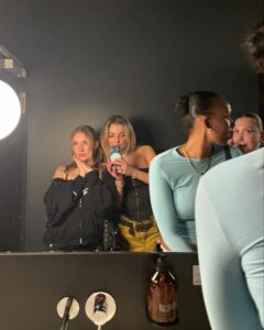 Julia Wulf Instagram - Nix was bisschen selbstbräuner und gute Laune nicht regeln könnte nä 🚨