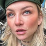 Julia Wulf Instagram - Was bisher geschah ❤️👉🏼👈🏼 ich melde mich dann auch mal wieder zu Wort hehe 1 Februar ist ja offiziell erst der richtige Jahresbeginn, Tage werden länger und die Laune besser. Let’s go 2024 unser Jahr ihr wisst doch was ich meine