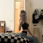 Julia Wulf Instagram – Meine Woche in a nutshell. Wie ich auch seit 2 Wochen einfach nix gepostet hab ey.. wenn ich keinen dazu auffordere ein Foto von mir zu machen  macht auch keiner eins (wieso auch)
Aber ich fordere halt nie Leute auf. Sollte ich mal wieder mit anfangen, ist ja beruflich nicht ganz so smart was ich hier mache 🙄💸🤓