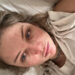 Julia Wulf Instagram - Meine Woche in a nutshell. Wie ich auch seit 2 Wochen einfach nix gepostet hab ey.. wenn ich keinen dazu auffordere ein Foto von mir zu machen macht auch keiner eins (wieso auch) Aber ich fordere halt nie Leute auf. Sollte ich mal wieder mit anfangen, ist ja beruflich nicht ganz so smart was ich hier mache 🙄💸🤓