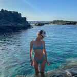Julia Wulf Instagram – Grüße von eurer Erbsen Schmugglerin 😂😂 einfach rücken verbrannt an Xmas wer hätte das gedacht