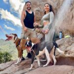 Juliana Harkavy Instagram – Family hike photo dump! 💞🥾🐾

#californiahiking #losangeleshiking #topangacanyon #hike #doghiking #getoutside #nature #canyonhike #adventures #hikingtrail #lahiking #californiaadventure