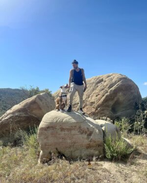 Juliana Harkavy Instagram - Family hike photo dump! 💞🥾🐾

#californiahiking #losangeleshiking #topangacanyon #hike #doghiking #getoutside #nature #canyonhike #adventures #hikingtrail #lahiking #californiaadventure