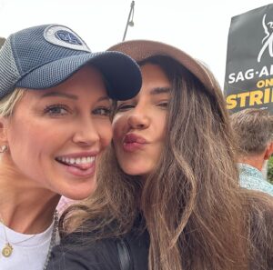 Juliana Harkavy Instagram - So empowering and equally surreal suiting up with my Arrow family to picket outside of WB studios yesterday. Thank you to everyone who came out to show your support!! 🏹💚🪧#sagaftrastrike #wgastrike #sagaftrastrong #wgastrong #teamarrow