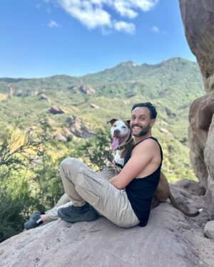 Juliana Harkavy Instagram - Family hike photo dump! 💞🥾🐾

#californiahiking #losangeleshiking #topangacanyon #hike #doghiking #getoutside #nature #canyonhike #adventures #hikingtrail #lahiking #californiaadventure