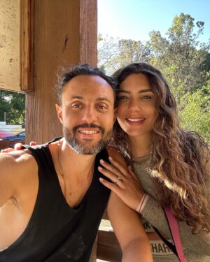 Juliana Harkavy Instagram - Family hike photo dump! 💞🥾🐾

#californiahiking #losangeleshiking #topangacanyon #hike #doghiking #getoutside #nature #canyonhike #adventures #hikingtrail #lahiking #californiaadventure