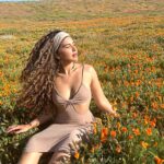 Juliana Harkavy Instagram – If you remembered your time on earth is limited, what would you do differently? Who would you spend your time with? What would you do less of? What would you prioritize? ✨🪷

I am making a conscious effort to:
↳ Come out of autopilot 👩🏽‍✈️
↳ Spend more time in nature 🌈🌺
↳ Do more of what I love with people I love 💃🏽
↳ Not let stress keep me away from joy 🤗
↳ Work on projects that will leave a positive impact on the world 🌍💓

Life is short and precious. Make it meaningful. 💫

#lifeisshort #enjoylife #seizetheday #slowliving #liveinthemoment #positivevibesonly #noregrets #makeeverydaycount #cherishlife #livetoday #gratefulheart #enjoythejourney #mindfulnessmatters #findyourhappy #positivity #goodvibes #beherenow #lovelife #lifeisshort #lifeisprecious #makeitcount #liveauthentic #dreambig #choosehappiness #mentalhealth #appreciatelife #nature #gratitude #motivationalquotes #inspiration