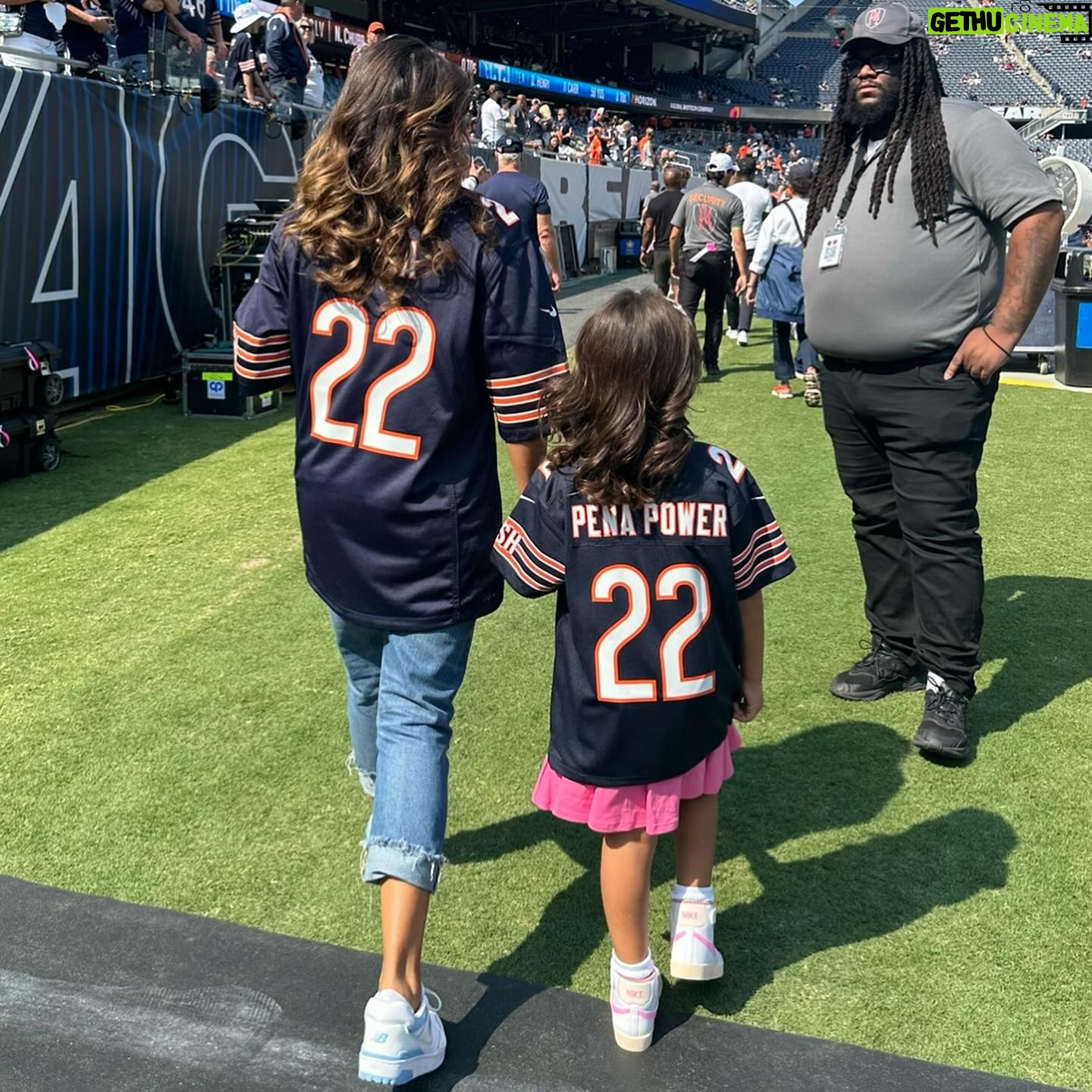 Julianna Peña Instagram - #thepeñapower #waybackwednesday #dabears #chicago #wbw #packagedeal #draft #nfl #nfldraft