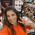 Julianna Peña Instagram - Massive thank you to @drinkmonaco @tonysfreshmarket @ufc for hosting me at today’s #meetandgreets ! #thepeñapower #twoshotsineverycan #drinkmonaco #mmgirl 🥊💥🥊💥🥊💥🥊💥🥂