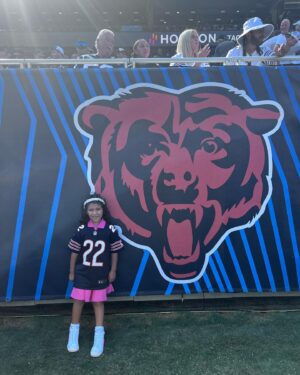 Julianna Peña Instagram - Massive shoutout to @realbenschmitz @chrisprovino @nfl @chicagobears and  @chad_bronstein @selbron11 for my #ootd #ootdfashion hosting me and my best bestie gur !! Our first #bearsgame ever! We will never forget! #memories #mommylife #mommysworld🌎 #nfl #football #chicagobears #dabears #gobears #chicago #chicagoland #soldierfield #justinfields #whatthefudge #sundayfunday #photodump #vip #vips #vipservice #vipstatus #onfield #gucci 🏈🏈🏈🏈🐻🐻🐻🐻🐻 #peñapower #custom #mmgirl #beardown